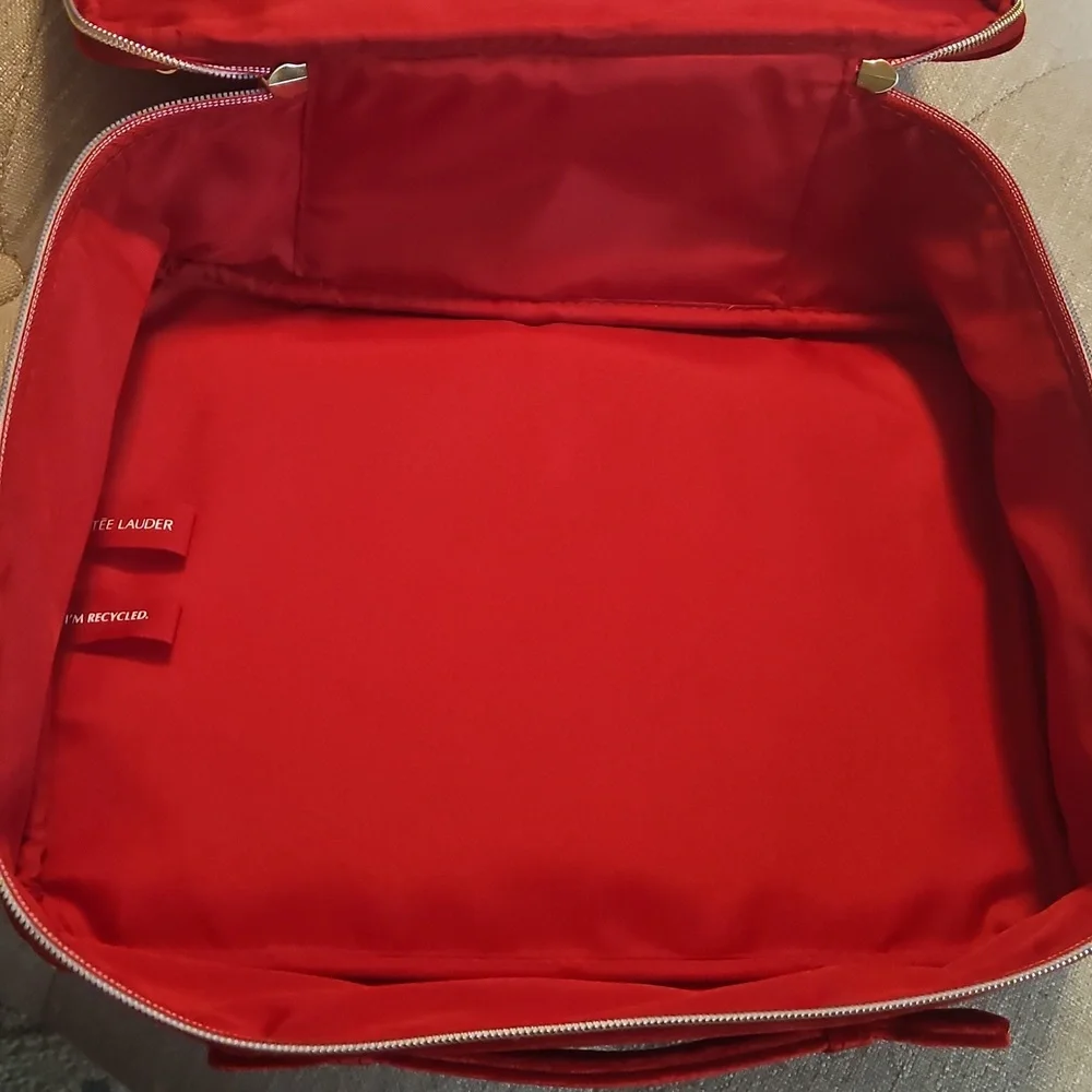 ESTEE LAUDER 2023 CHRISTMAS LIMITED EDITION MAKEUP CASE TRAVEL BAG RED VELVET